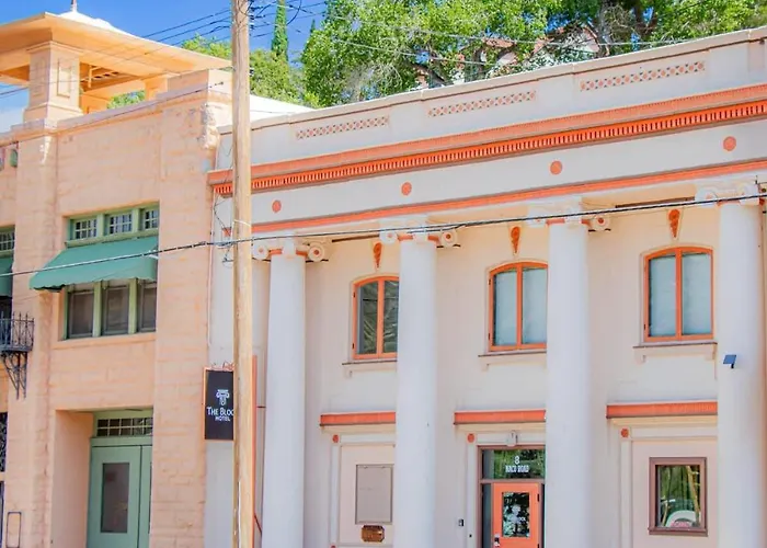 The Signature Queen With Mountain Views * Bisbee