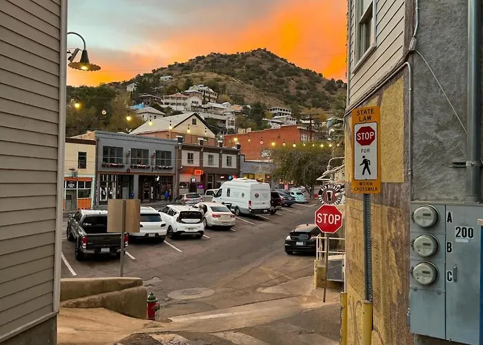 The Signature Queen With Mountain Views * Bisbee